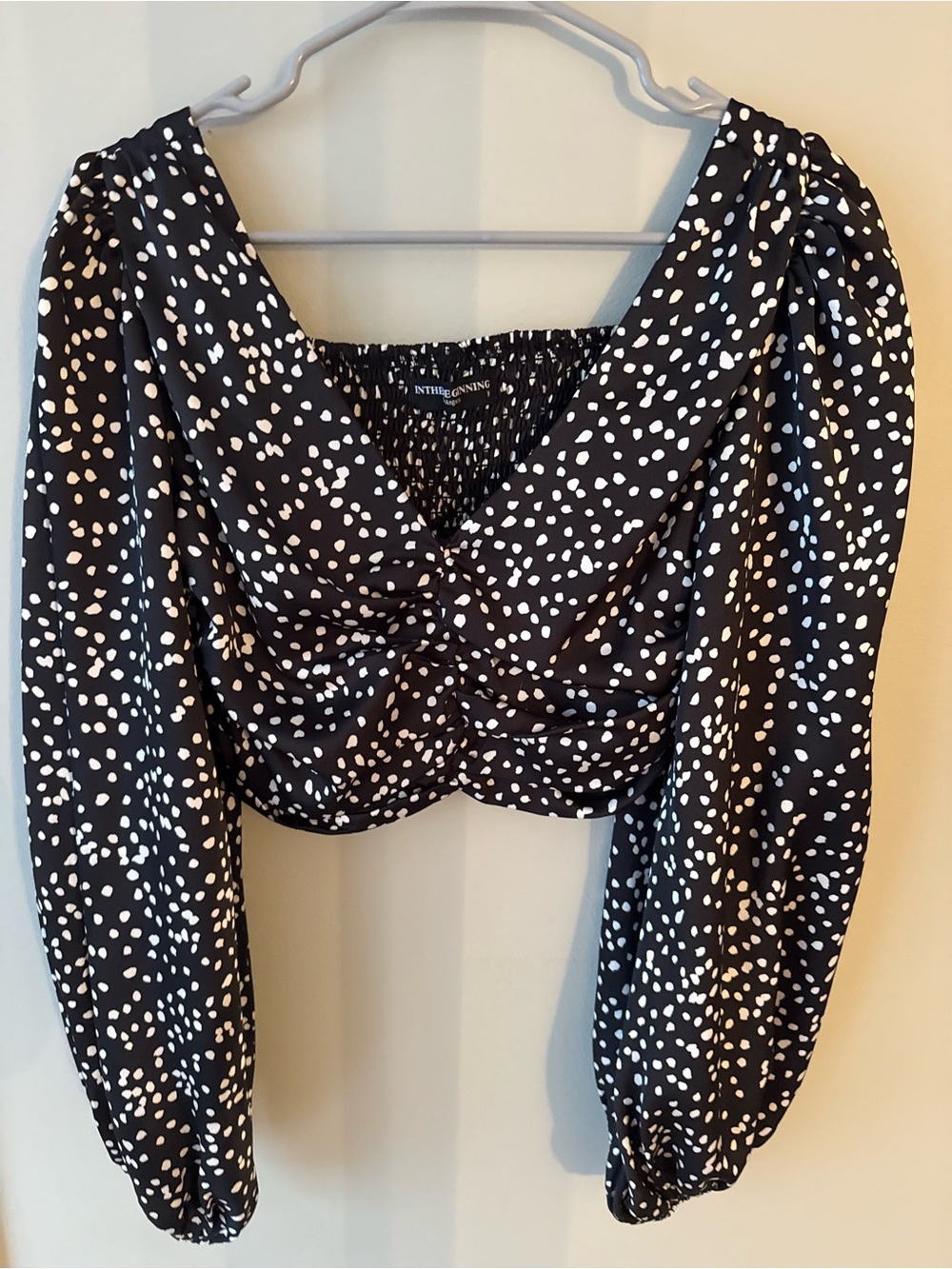 IN THE CLUB Black Polka Dot Ruched Long-Sleeve Crop Top